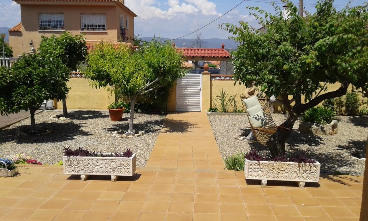 Chalet Vacacional Con Piscina Privada Y Barbacoa Tarragona Exterior photo