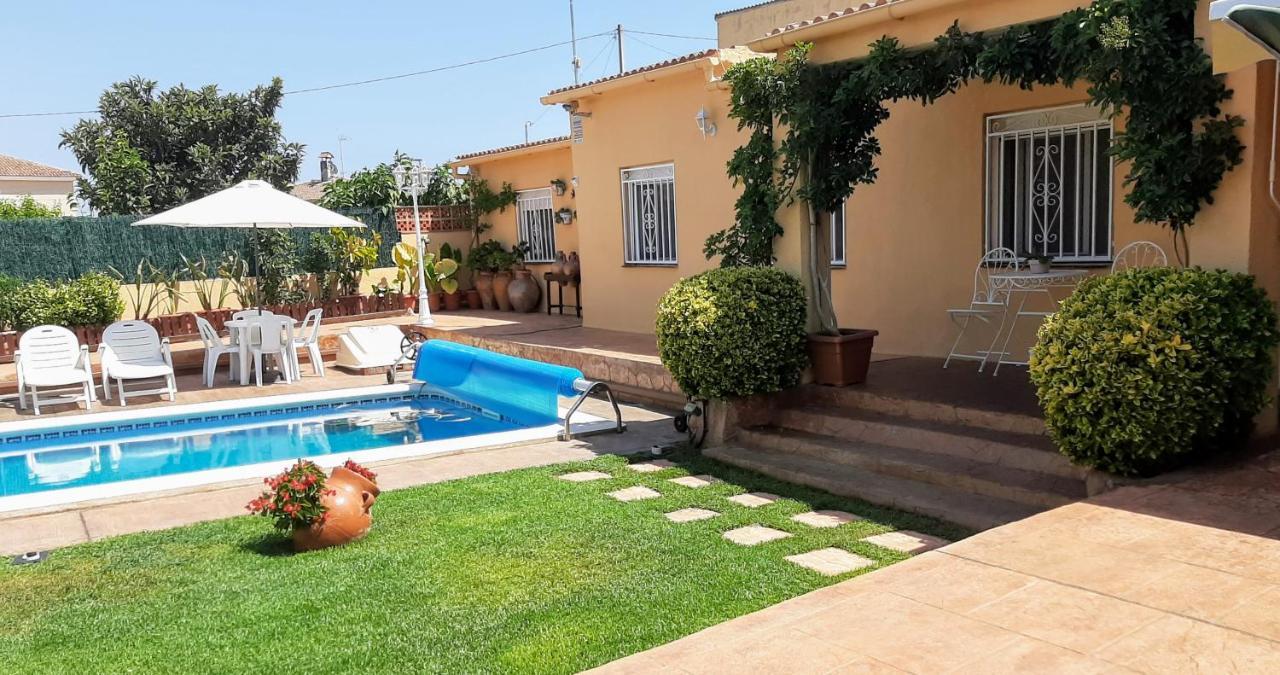 Chalet Vacacional Con Piscina Privada Y Barbacoa Tarragona Exterior photo